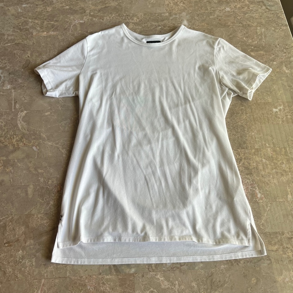 Cuts Clothing Men's Split Hem White T Shirt Medium